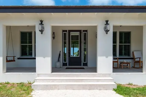 Pineapple House 4 Bedroom Home