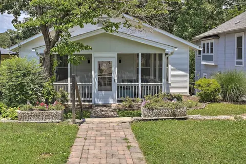 'carousel Cottage:' North Chattanooga Home!