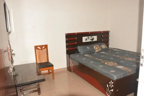 Hotel Holiday