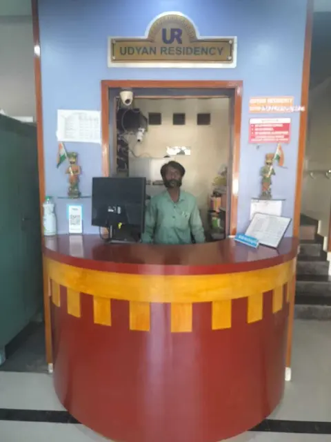 I-ROOMZ Udhyan Residency