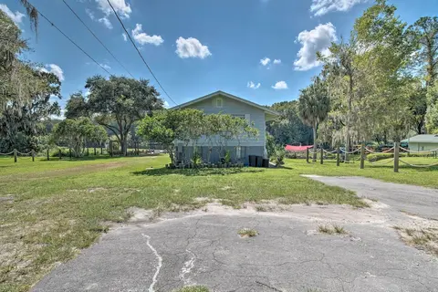 Riverfront Apt w/ Kayak Launch in Dunnellon