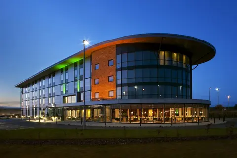 Holiday Inn Salisbury - Stonehenge by IHG