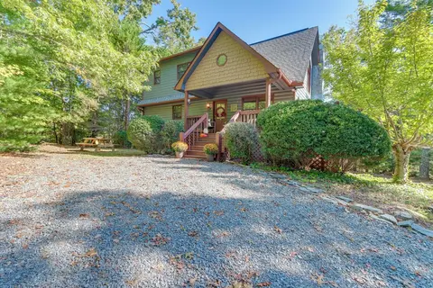 Idyllic Blue Ridge Cabin w/ Mountain Views!