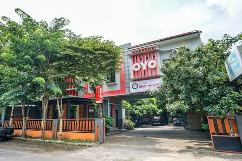 OYO 587 Penginapan Sinar Harapan