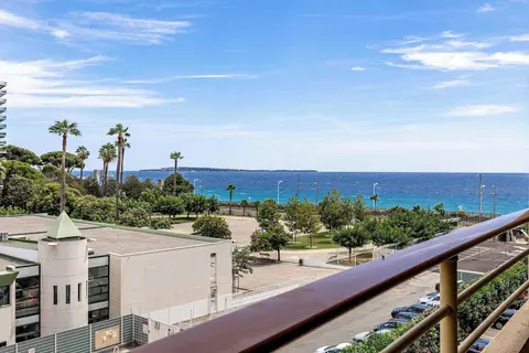 Very Nice Renovated Apartment - Cannes La Bocca - 3br/6p