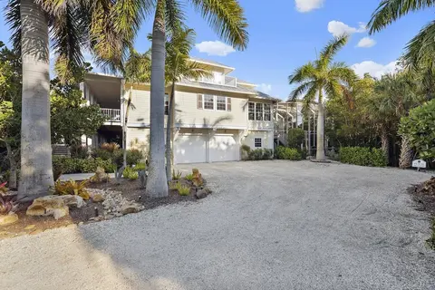 The Palm and Shell Captiva Island Private Luxury Home With Pool hot tub and Beach Access