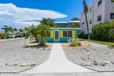 3706 Gulf Dr 2 Bedroom Home by RedAwning