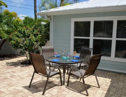 Coconut Breeze 2 Bedroom Cottage by RedAwning