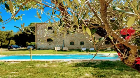 Elegant Farmhouse Retreat in Poreta, Italy