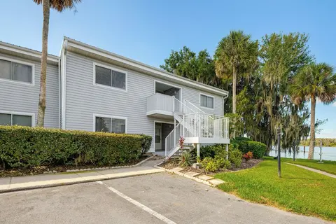 Walk to Pool: Riverfront Condo in Welaka!