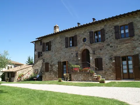 Nice Apartment With Pool and Beautiful Garden