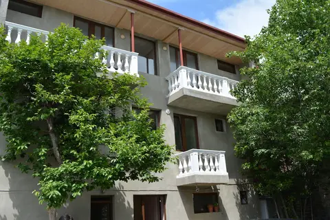 Hotel In The Middle of City