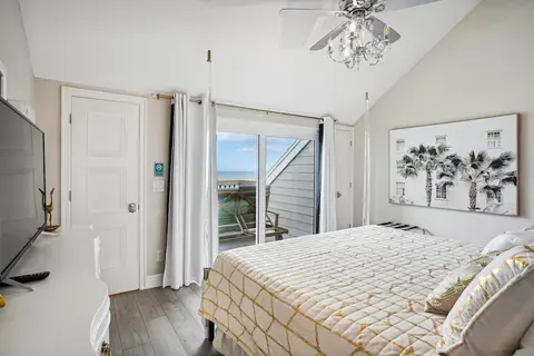 Pelican Pointe 5B