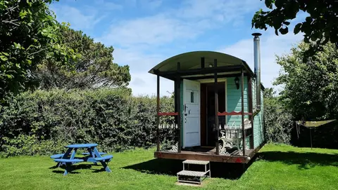 Cosy Shepherds Hut nr Kynance Cove
