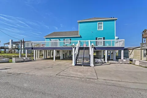 Steps to Surfside Beach: Large Group Gulf Retreat