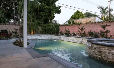 Fantastic 6 bedroom 4 bath Pool Home