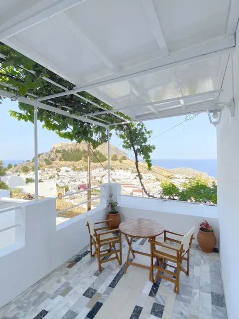 Arte Lindos Suites