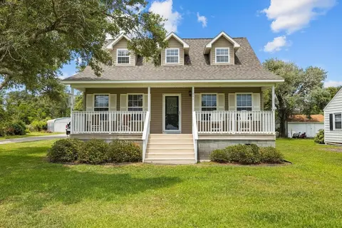 High Tider 3 Bedroom Home by RedAwning