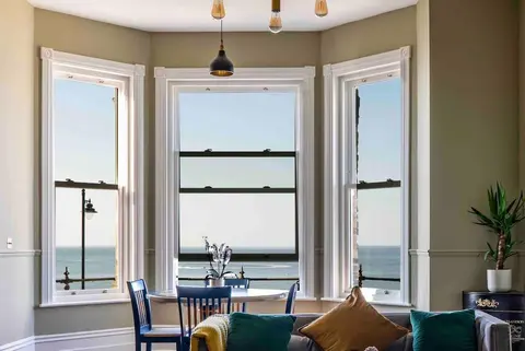 Luxe Beach Pad, Wow Sea Views at Coco By The Bay