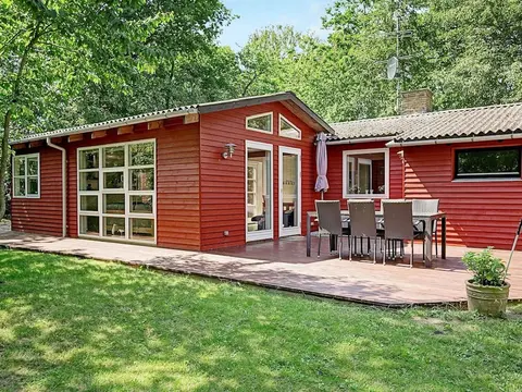 Spacious Holiday Home in NexÃ¸ near Beach