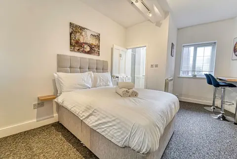 Host Stay Hills Studio