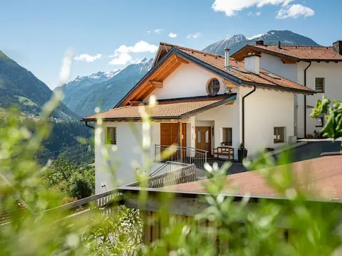 Cosy Holiday Flat With Garden in Wenns
