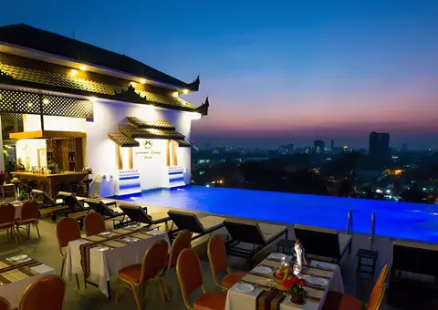 Yadanarpon Dynasty Hotel