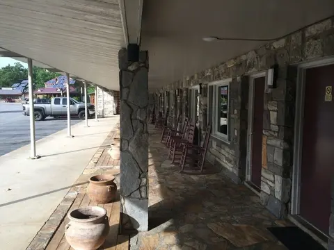 Drama Inn
