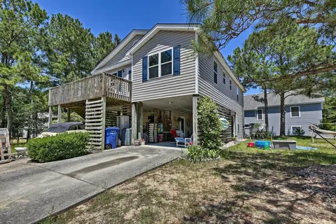 Nags Head Apt With Patio - 1/2 Mile Walk to Beach!