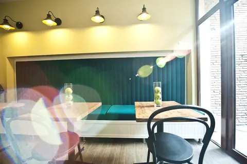 Hotel 27
