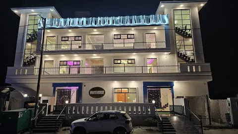 White House Hotel And Banquet