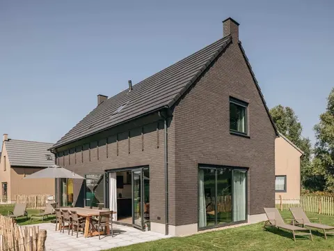 Villa by Lake Veere With Sauna and Terrace