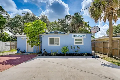 Sunny Hudson Home w/ Private Yard & Fire Pit!