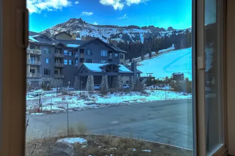 Luxury at Altitude â Base Camp 2 Bedroom 2 Condo by RedAwning