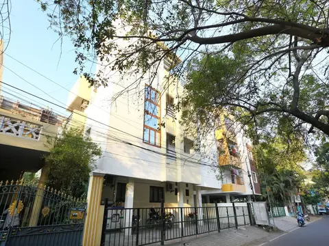 OYO 20004 SilverKey Kodambakkam