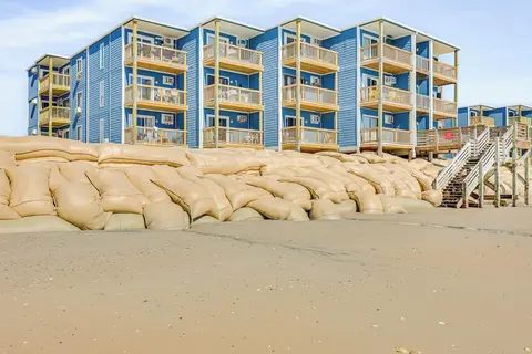 Ocean-view Condo: Steps to North Topsail Beach!