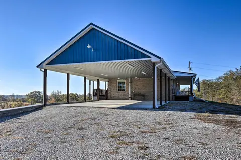 Family Farmhouse on 160-acre Ranch w/ Hiking Trail