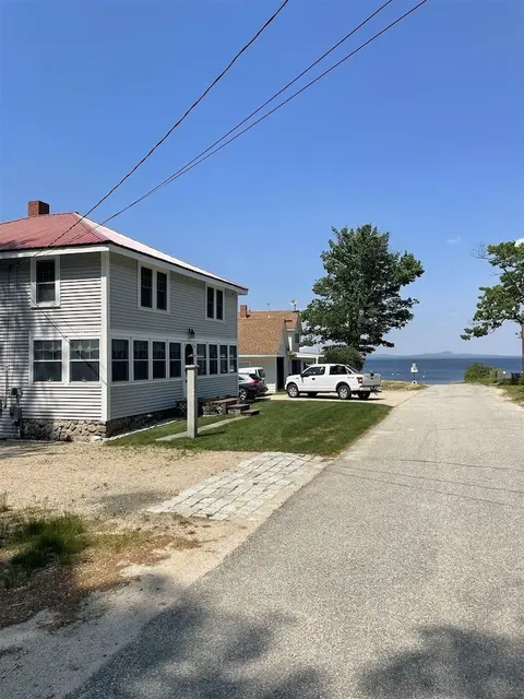 Redoak Lodge Limit 10 5 Bedroom Home by RedAwning