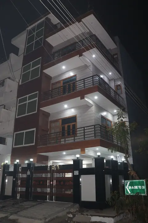Let'stay Sector 112 Noida