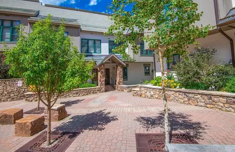 Highlands Slopeside Townhome #18 3 Bedroom Condo by RedAwning