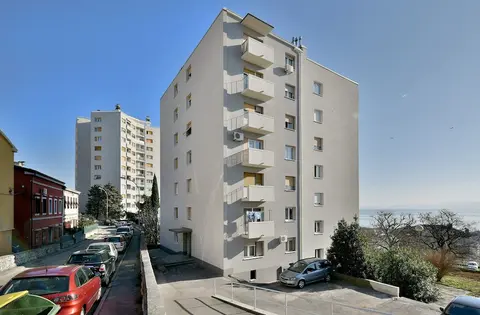 Apartment 1811