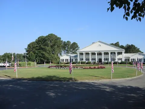 Overlooking Golf Course Villa 1408 with Full Kitchen Close to Calabash by RedAwning