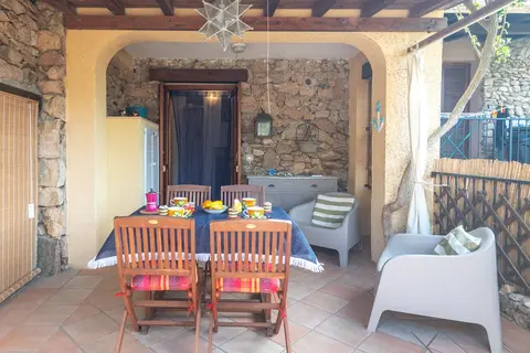 Giotto In Sardegna With Shared Pool