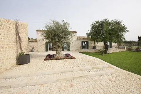 POGGIO LEANO