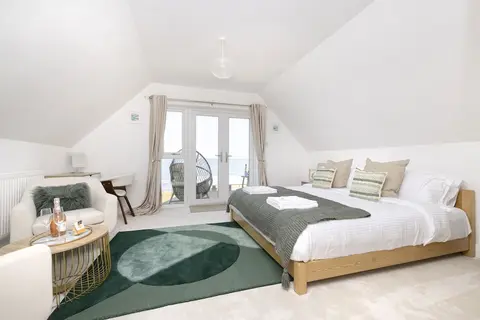 JOIVY Aurora House - 4 Bed With Hot Tub And Sea View