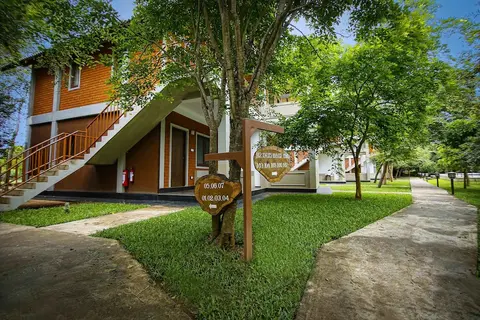 Elephas Resort & Spa