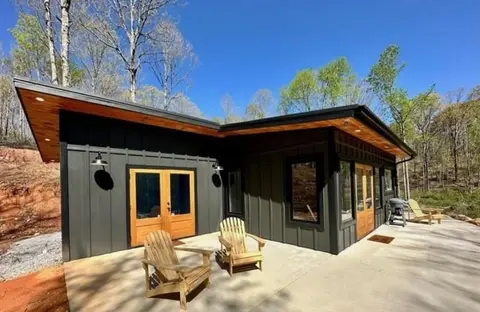 Mountain Ridge - 2 Bedrooms, 2 Baths, Sleeps 4 2 Home by RedAwning