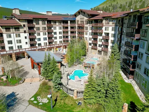 Largest Condo In Passage Point, Vaulted Ceilings, Huge Balcony - PP514 by Redawning