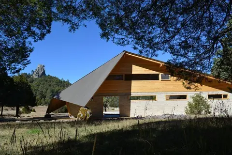 Hotel Parque La Piramide