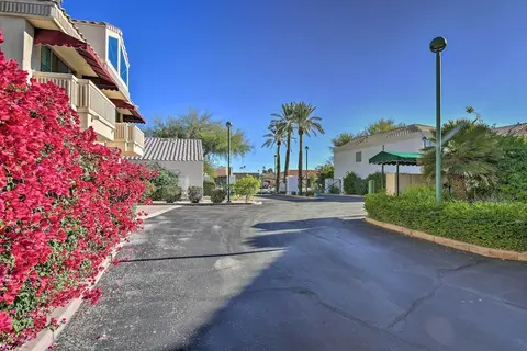 6 Mi to Downtown: Condo w/ Patio in Tempe!